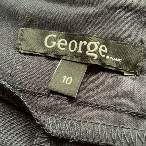 Black Capri Pants - Picture 3 of 4